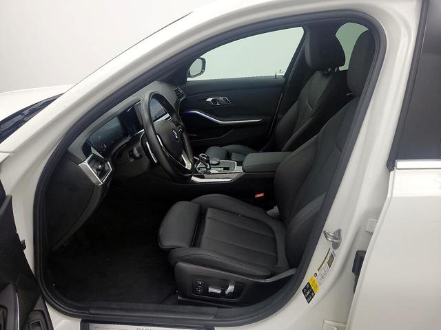 Photo of 2021 White BMW 330