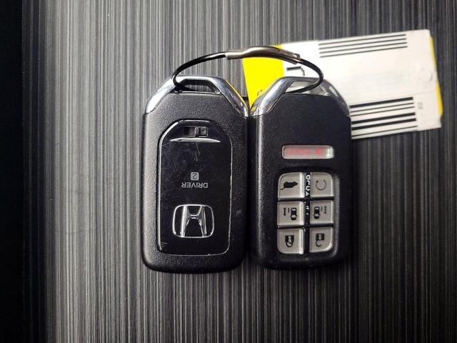 Photo of 2022 Silver Honda Odyssey