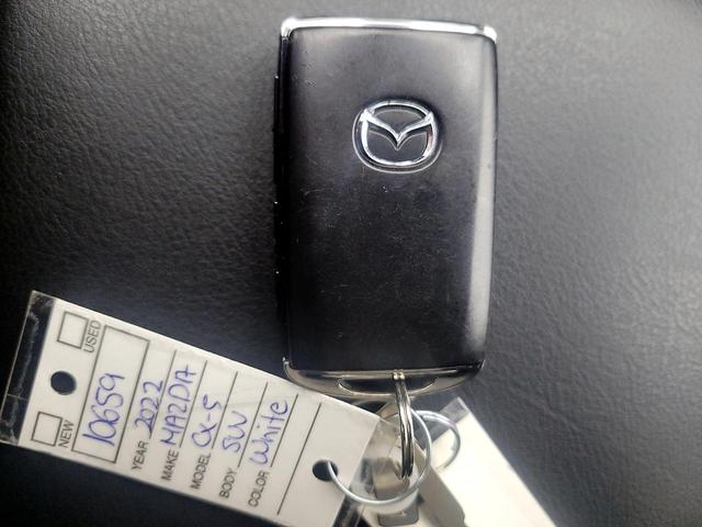 Photo of 2022 White Mazda CX-5