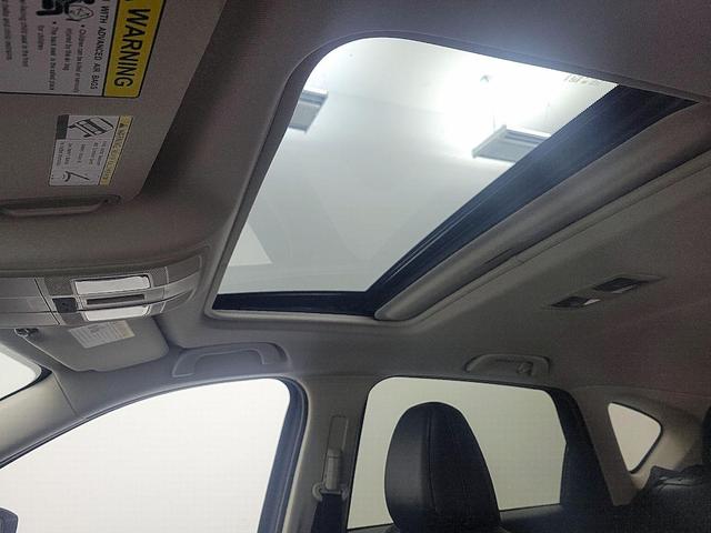 Photo of 2022 White Mazda CX-5