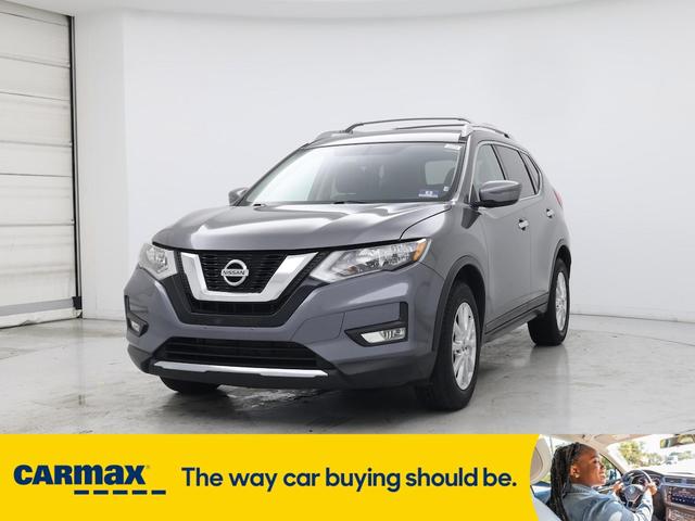 Photo of 2017 Gray Nissan Rogue