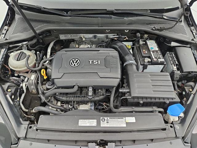 Photo of 2015 Black Volkswagen Golf