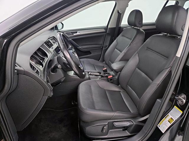 Photo of 2015 Black Volkswagen Golf