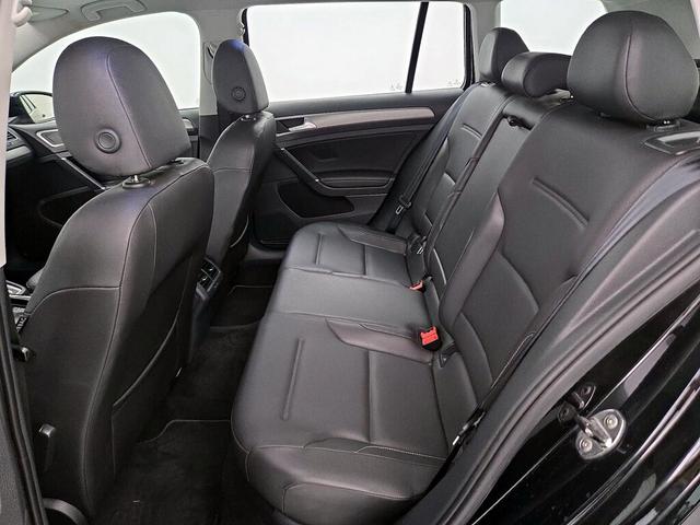 Photo of 2015 Black Volkswagen Golf