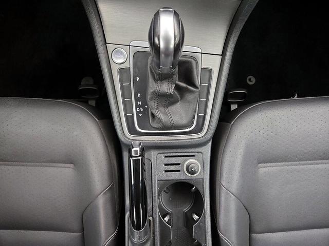 Photo of 2015 Black Volkswagen Golf