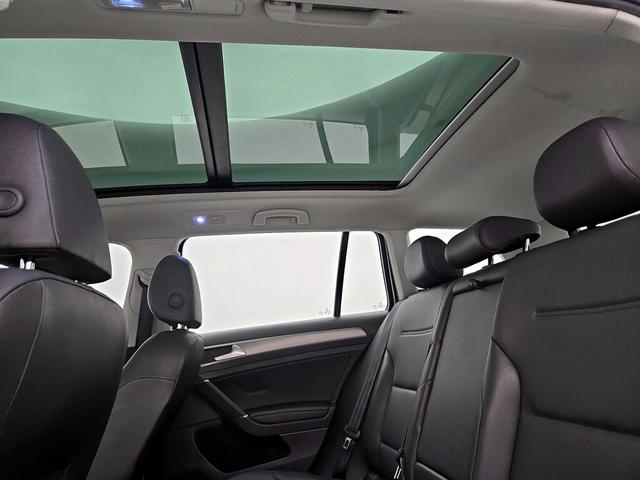 Photo of 2015 Black Volkswagen Golf