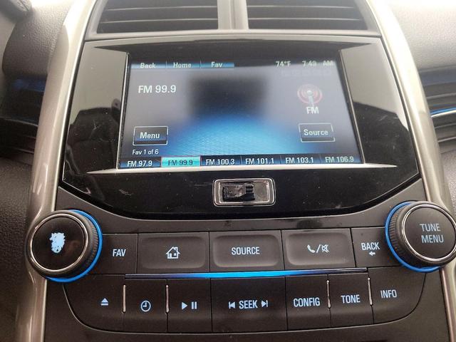 Photo of 2015 Gray Chevrolet Malibu