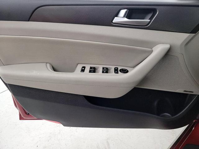 Photo of 2015 Red Hyundai SONATA