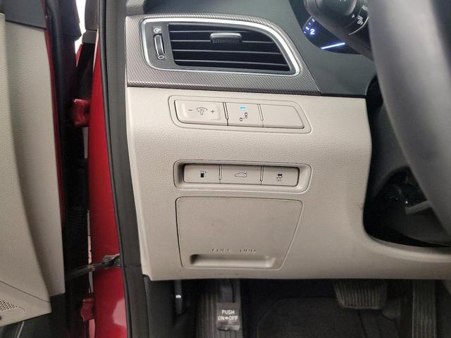 Photo of 2015 Red Hyundai SONATA