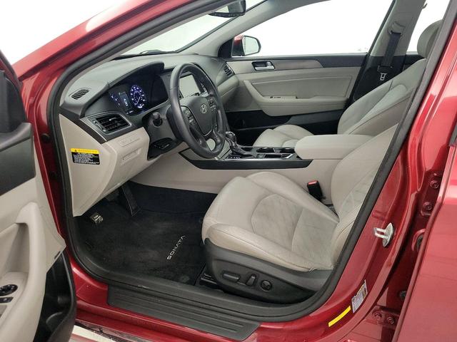 Photo of 2015 Red Hyundai SONATA