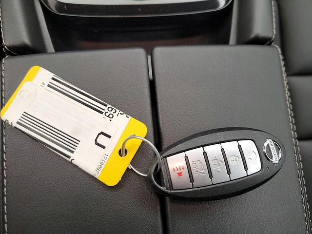 Photo of 2021 Tan Nissan Rogue