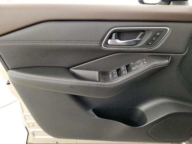 Photo of 2021 Tan Nissan Rogue