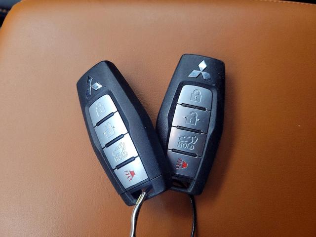 Photo of 2023 Black Mitsubishi Outlander