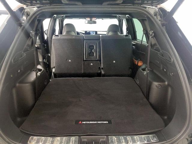 Photo of 2023 Black Mitsubishi Outlander