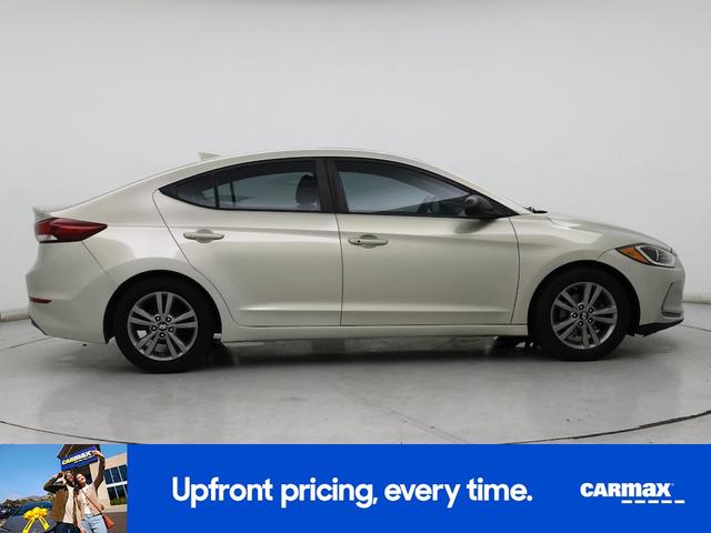 Photo of 2017 Gold Hyundai ELANTRA
