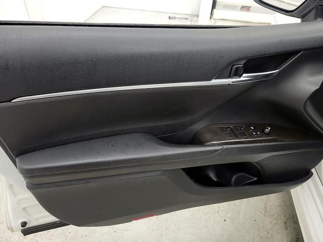 Photo of 2022 White Toyota Camry