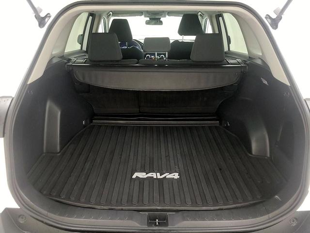 Photo of 2021 White Toyota RAV4
