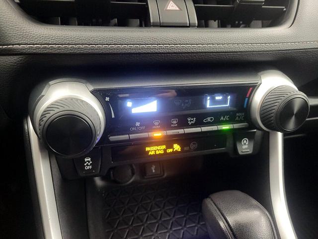 Photo of 2021 White Toyota RAV4