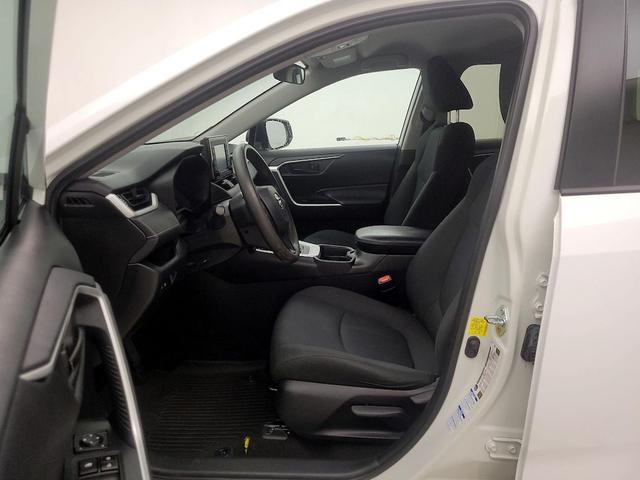 Photo of 2021 White Toyota RAV4