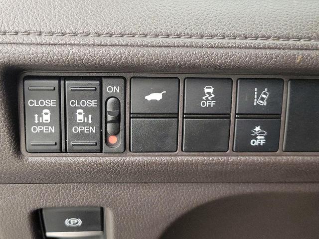 Photo of 2020 Silver Honda Odyssey