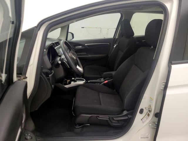 Photo of 2016 White Honda Fit