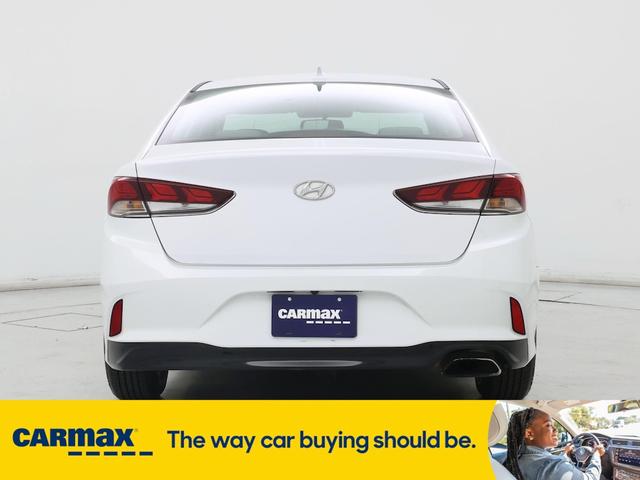 Photo of 2018 White Hyundai SONATA
