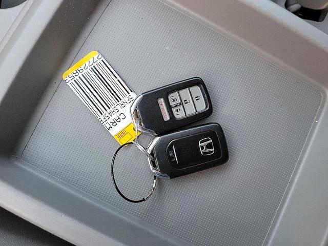 Photo of 2015 Gray Honda Odyssey