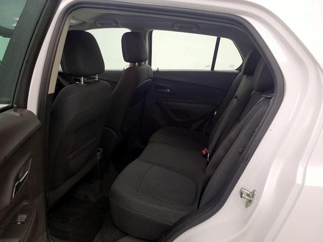 Photo of 2016 White Chevrolet Trax