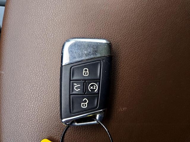 Photo of 2022 White Volkswagen Atlas