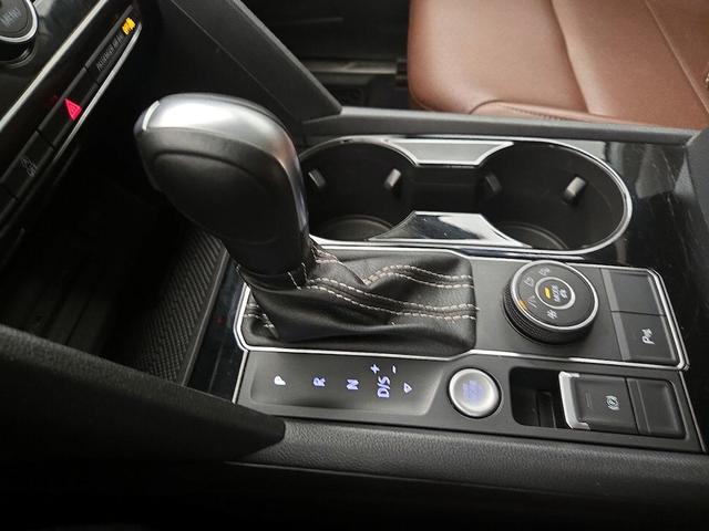 Photo of 2022 White Volkswagen Atlas