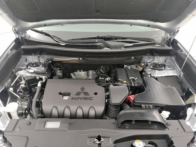 Photo of 2017 Silver Mitsubishi Outlander