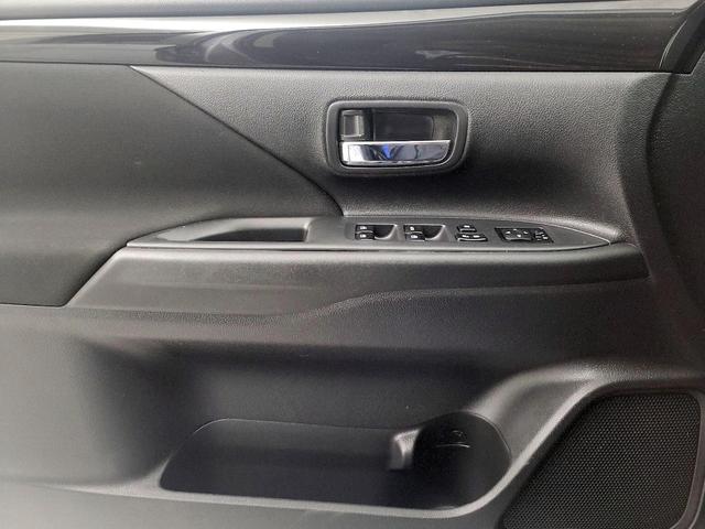 Photo of 2017 Silver Mitsubishi Outlander