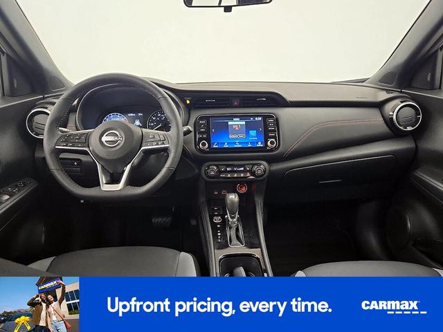 Photo of 2024 Pearl Nissan Kicks