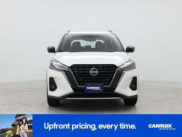 Photo of 2024 Pearl Nissan Kicks