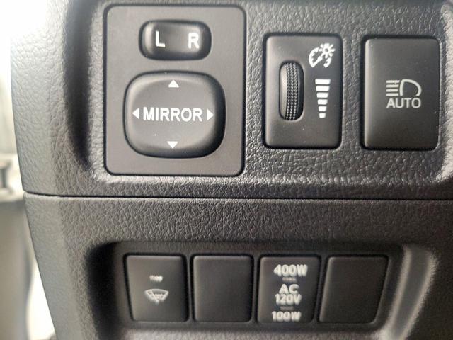 Photo of 2021 White Toyota 4Runner