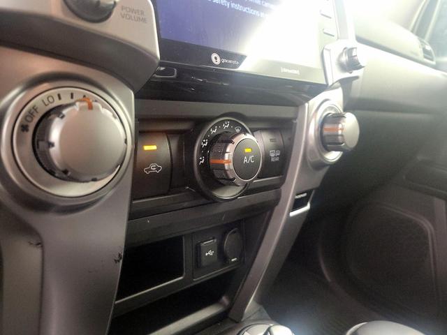Photo of 2021 White Toyota 4Runner
