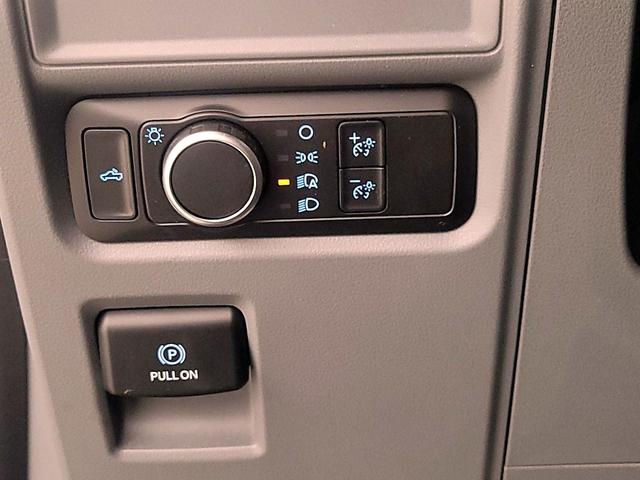 Photo of 2022 White Ford F-150