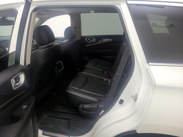 Photo of 2020 White INFINITI QX60