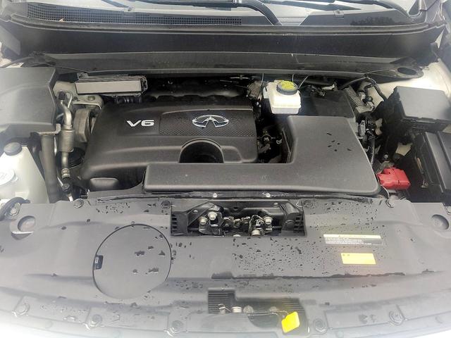 Photo of 2020 White INFINITI QX60