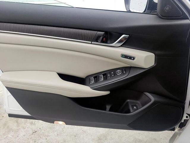 Photo of 2021 White Honda Accord