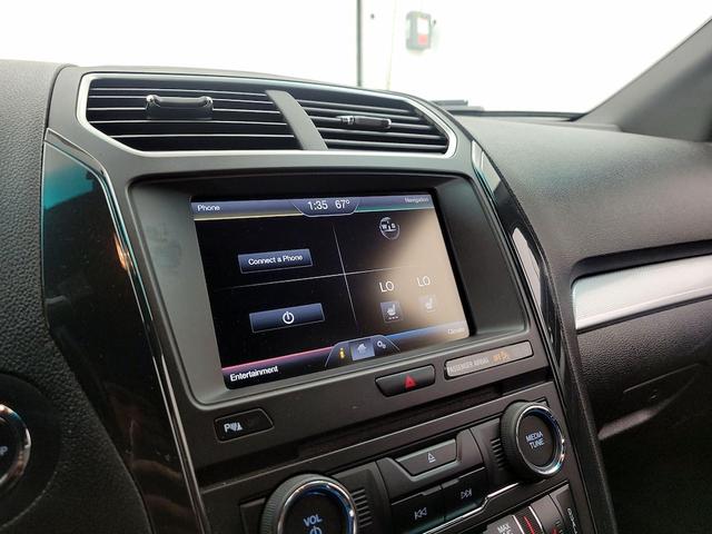 Photo of 2016 Gray Ford Explorer