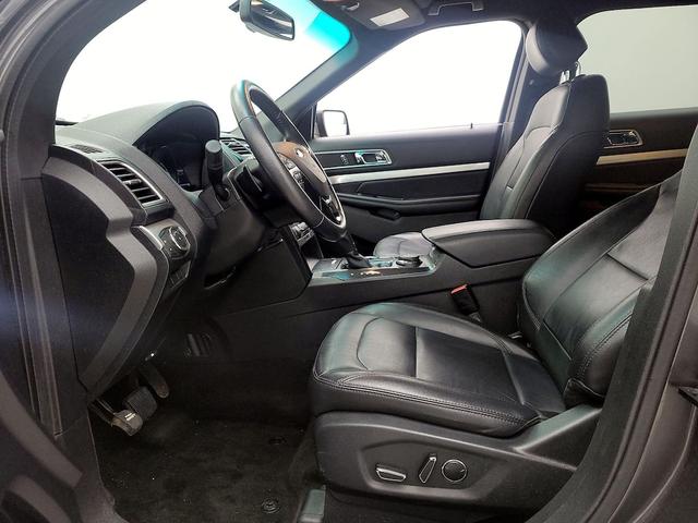 Photo of 2016 Gray Ford Explorer