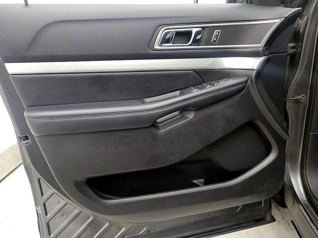 Photo of 2016 Gray Ford Explorer