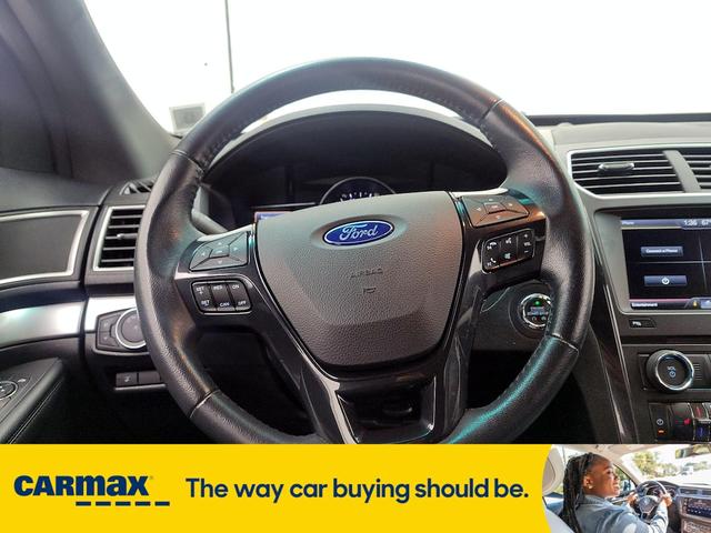 Photo of 2016 Gray Ford Explorer