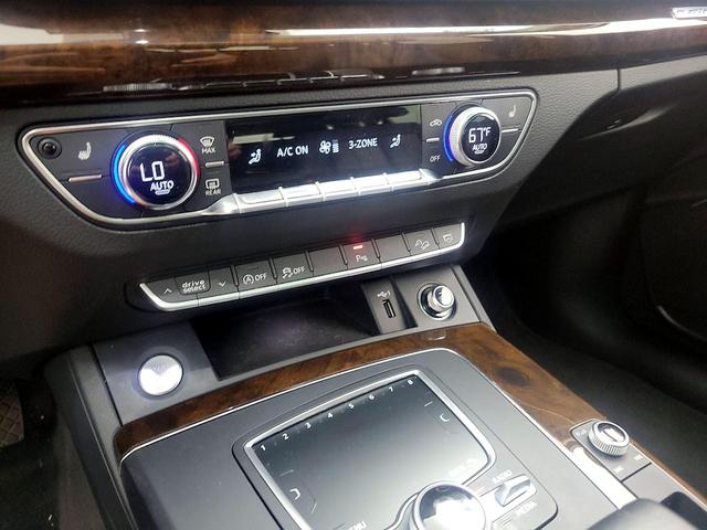Photo of 2018 White Audi Q5