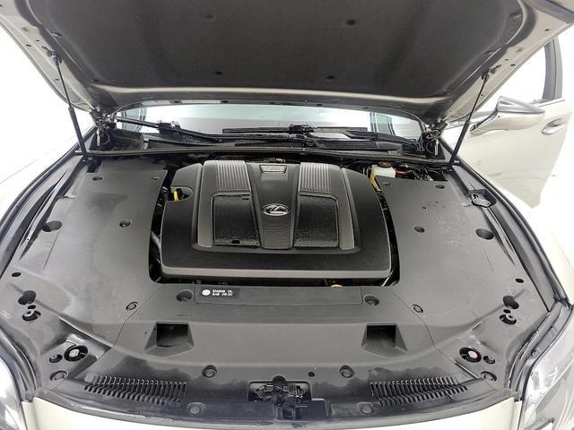 Photo of 2018 Silver Lexus LS 500