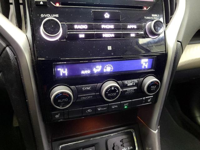 Photo of 2021 White Subaru Ascent