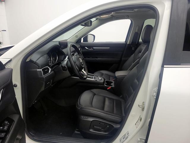 Photo of 2022 White Mazda CX-5