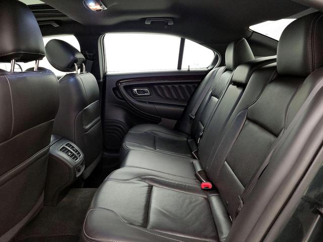 Photo of 2016 Green Ford Taurus