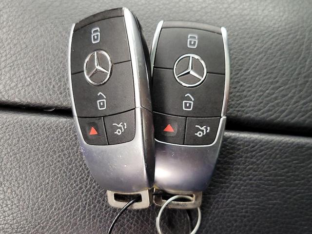 Photo of 2019 Black Mercedes-Benz C-Class
